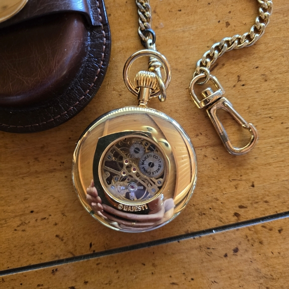 Majesti Dad honor gold pocket watch and leather case. - Picture 4 of 7